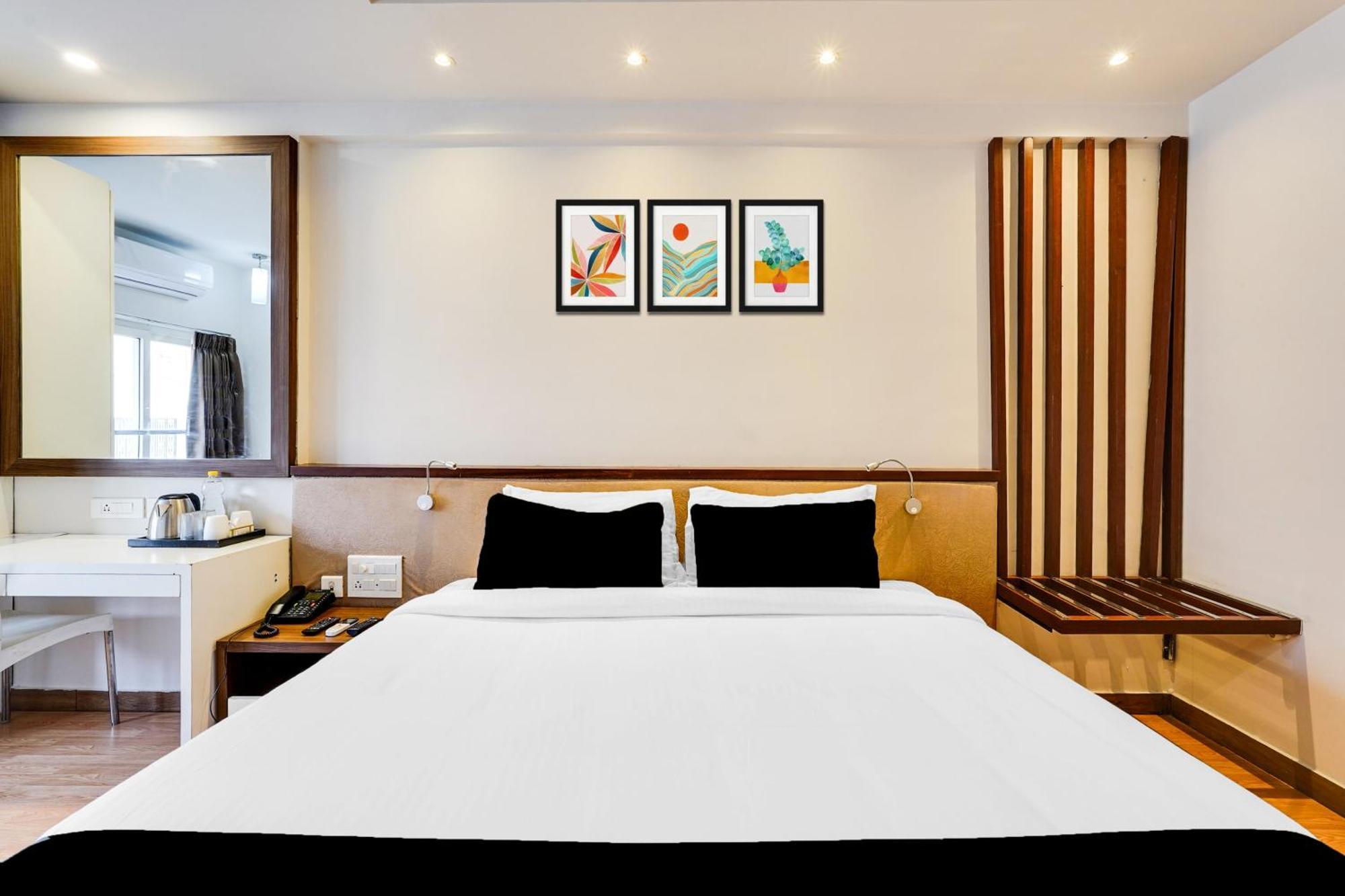 Super Townhouse Oak Kodambakkam Formerly Cine City チェンナイ エクステリア 写真