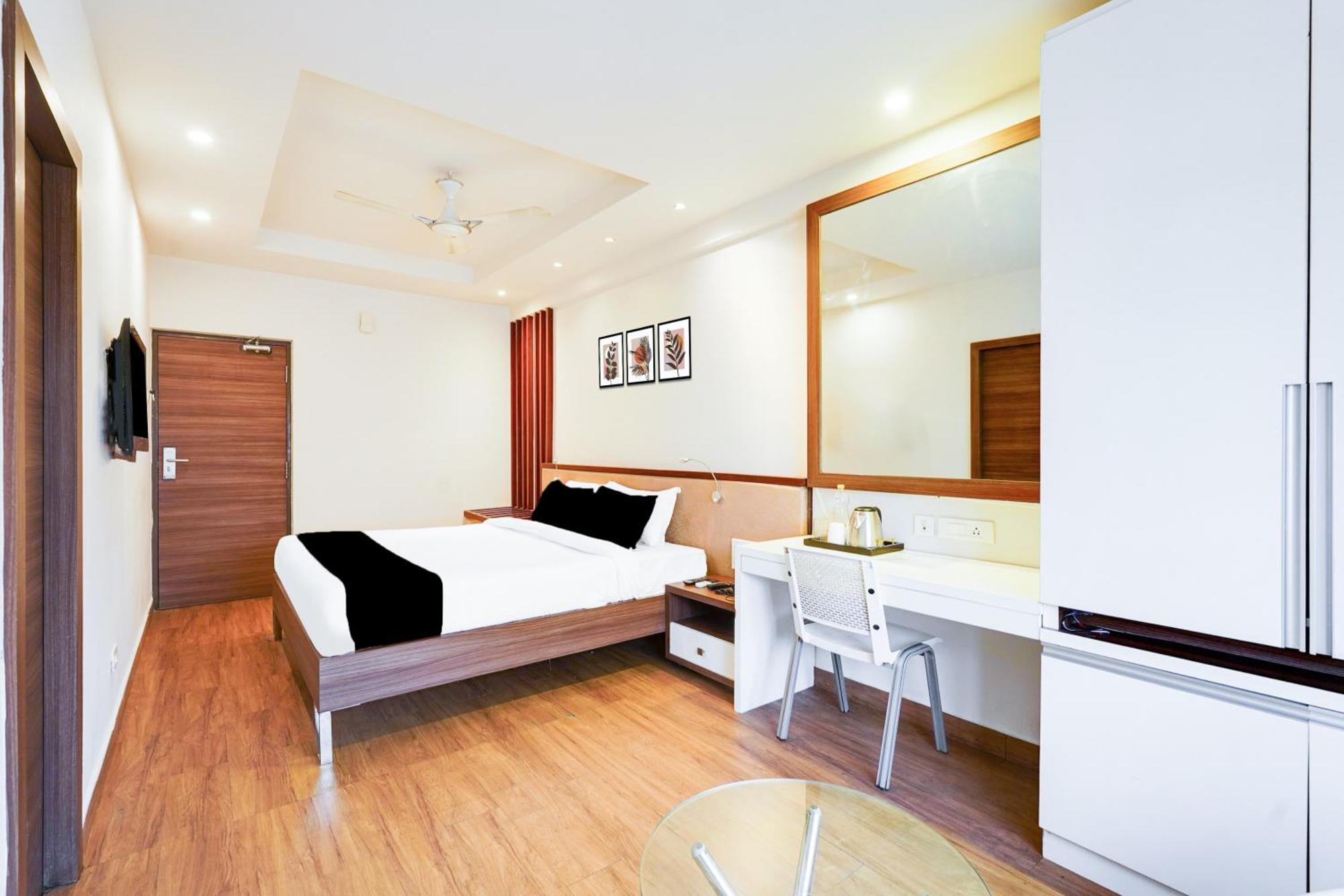 Super Townhouse Oak Kodambakkam Formerly Cine City チェンナイ エクステリア 写真