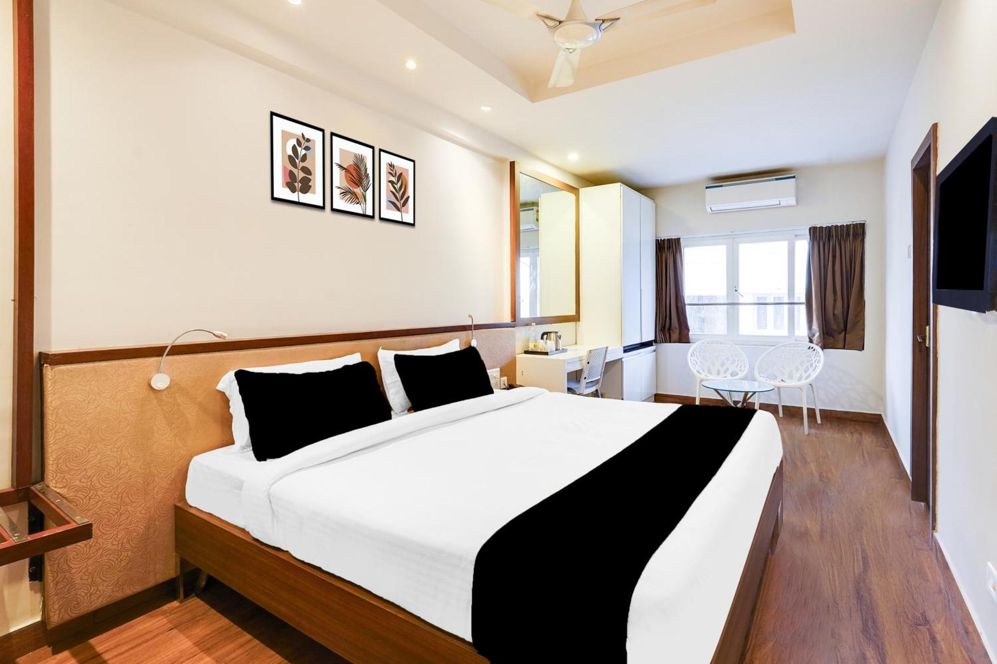 Super Townhouse Oak Kodambakkam Formerly Cine City チェンナイ エクステリア 写真